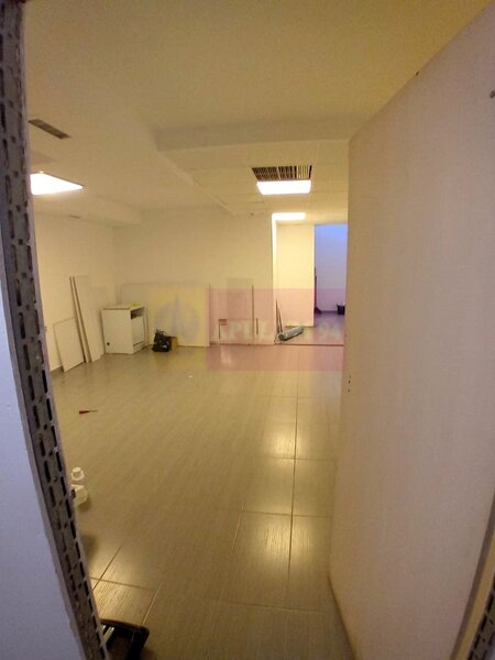 Demisol 106 mp utili – ideal birouri, depozitare sau servicii , Sect 5